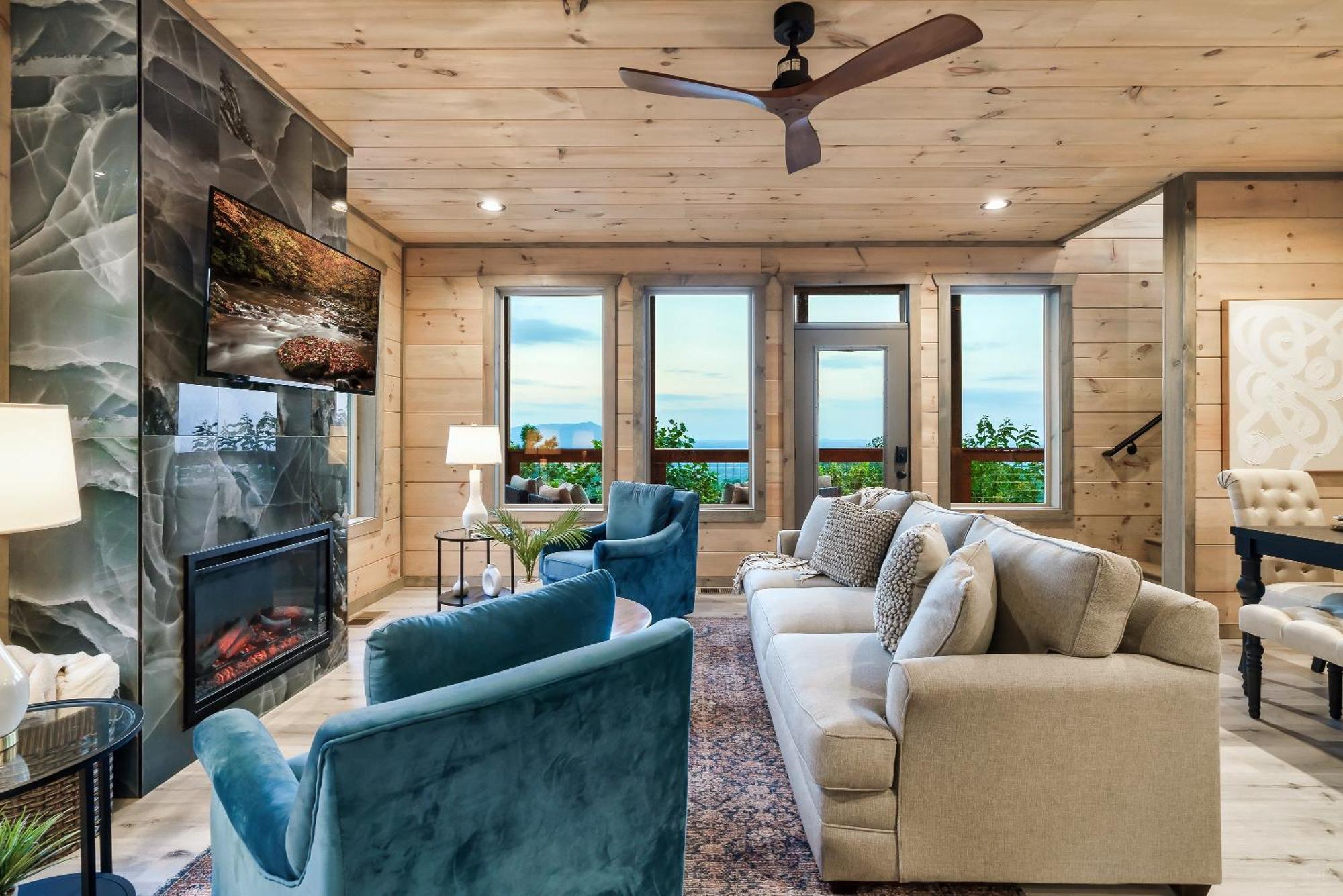 New Luxury Cabin With Stunning Mountainviews,Hottub, Firepit, Fireplace,2 Kingbeds, 2 Covereddecks,Bbqgrill, Shuffleboard And Pool Access Сивиървил Екстериор снимка